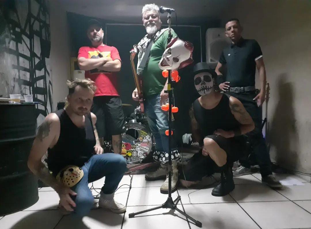 Casa tradicional de rock de Curitiba faz festival punk com mais de 60 bandas